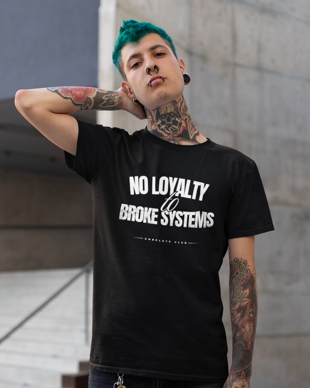 Herren T-Shirt - No loyality to broke systems
